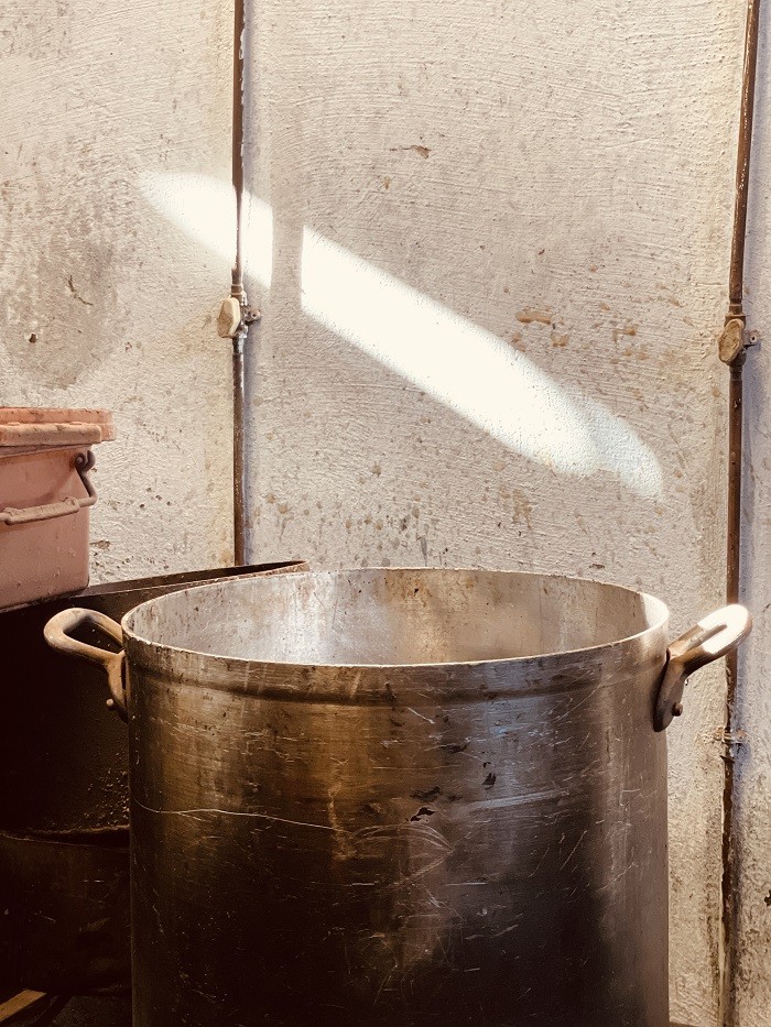 cooking pot