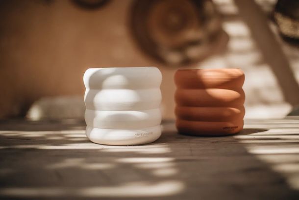 Collection Awa 💫 Fragrance Ambre et Kamoun#candleaddict #candlelover #candlemarrakesh #candleoftheday #bougiemarrakech #bougieparfumée #bougiefaitmain #bougiemaroc #bougie #decorideas #decorate #deco #decorationstyle #instahome #inspiration #decodesign #decorationinterieure #Ambre #madeinmarrakesh #handcrafted #handmadewithlove #handmade📷 @azamira @villajunah