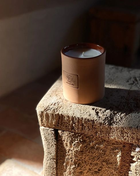 40 000 Marrakech Celle dont on ne parle plus. Votre préférée, celle qui nous fait voyager 🌴💫❤️#bougiemaroc #handmade #candlelover #bougieparfumée #bougie #ceramic #candle #madeinmorocco #artisanatmaroc #instagood #instadaily #instamood