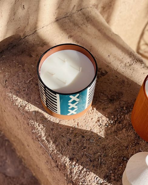 Zagora ❤️ Fragrance Verveine Louisa 🌿 Une collaboration avec la talentueuse @bouchraboudouaPhoto @mariebastide___#bouchraboudoua #Verveine #marrakech #candlelover #bougiemarrakech #bougieceramique #ceramic #bougiemaroc #decointerieure #decodesign #designinterior